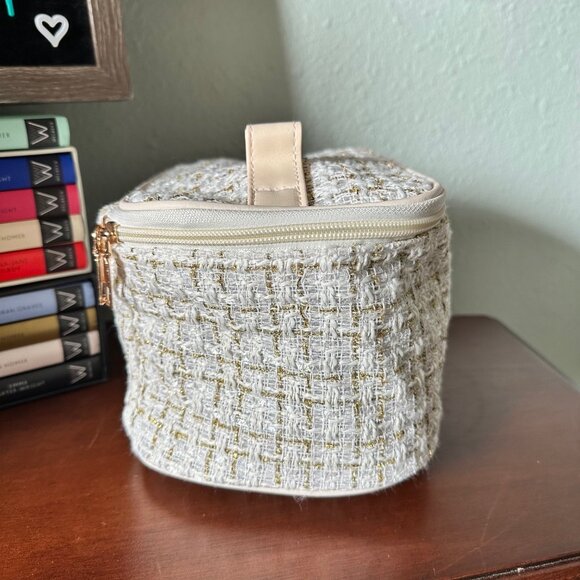 Tweed Cosmetic Bag in Plaid Pattern - NWOT - Picture 6 of 8
